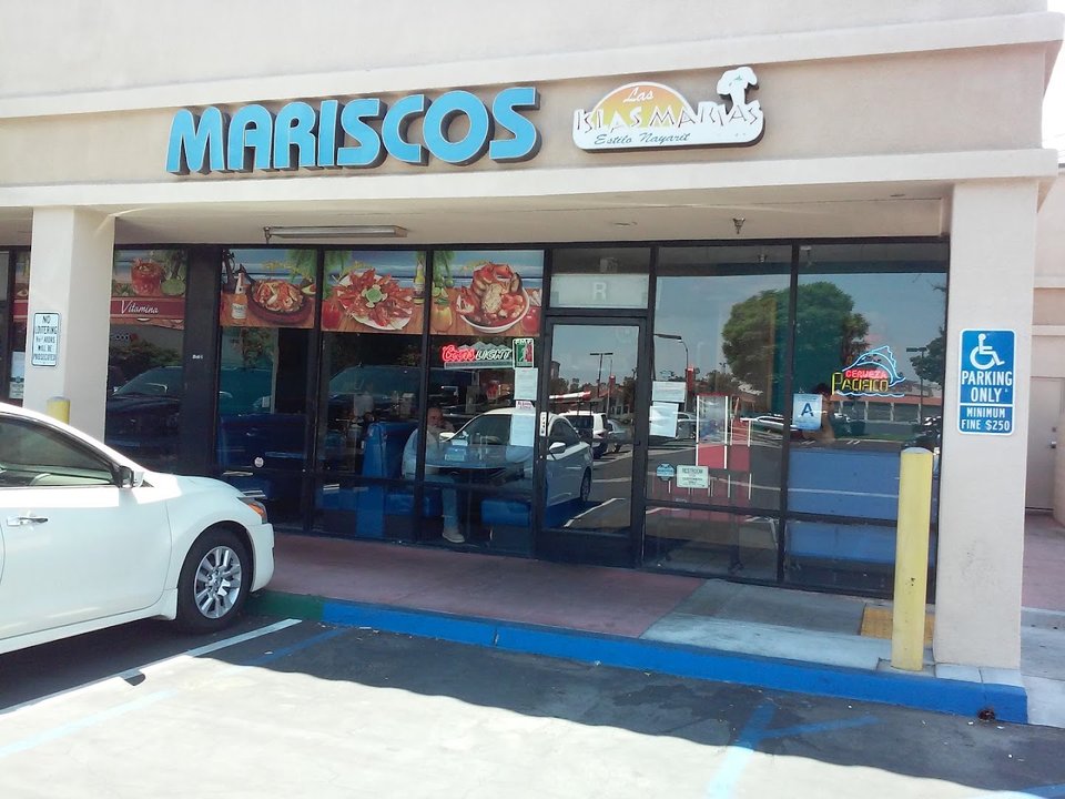 Exterior of a Fontana seafood restaurant.